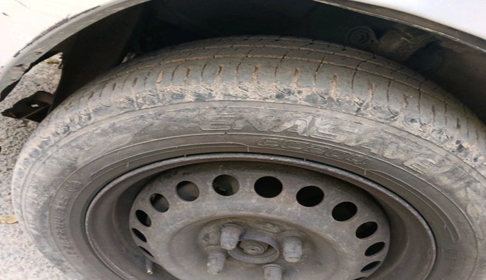 2017 Honda Amaze 1.2L I-VTEC S AT, Petrol, Automatic, 1,83,553 km, tyre