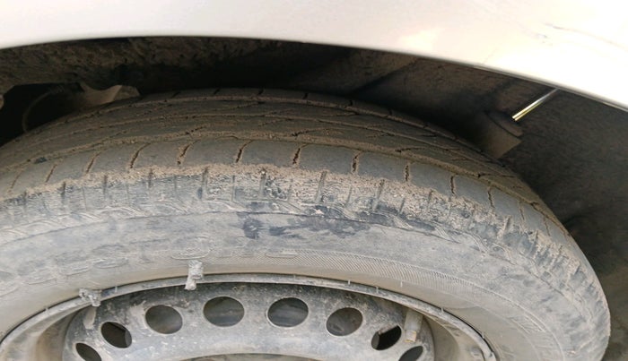 2017 Honda Amaze 1.2L I-VTEC S AT, Petrol, Automatic, 1,83,553 km, tyre