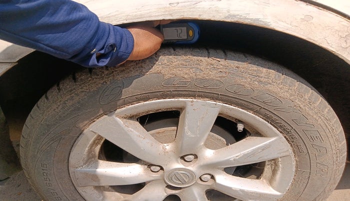 2011 Nissan Sunny XV PETROL, Petrol, Manual, 1 km, tyre