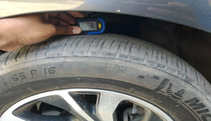 2021 Toyota Innova Crysta 2.4 VX 8 STR, Diesel, Manual, 1,19,000 km, tyre