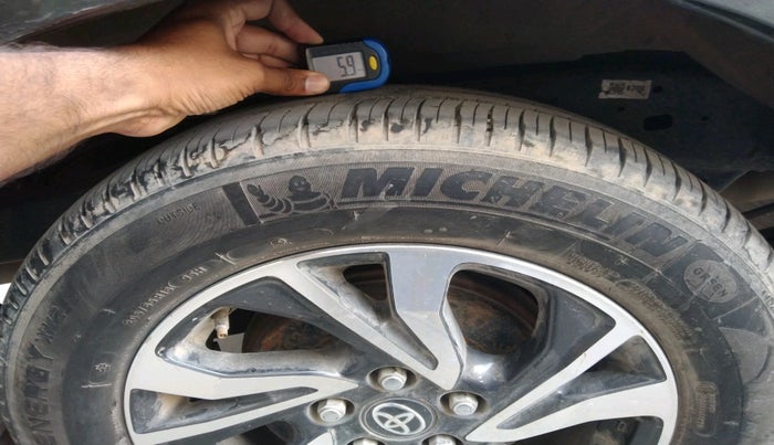 2021 Toyota Innova Crysta 2.4 VX 8 STR, Diesel, Manual, 1,19,000 km, tyre