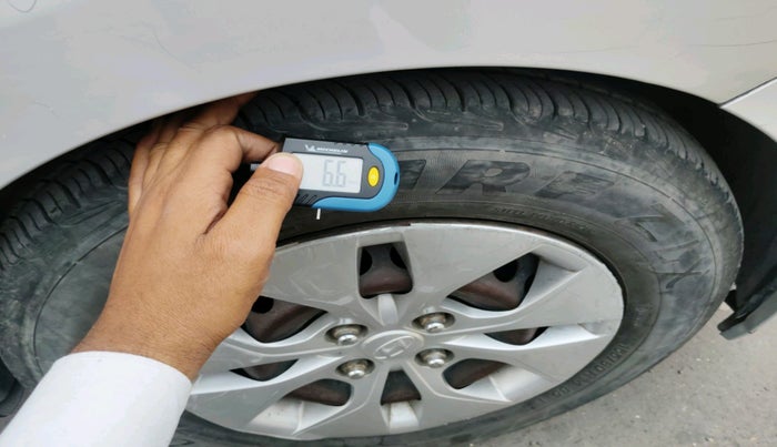 2014 Hyundai Xcent BASE 1.1, Diesel, Manual, 1,20,015 km, tyre