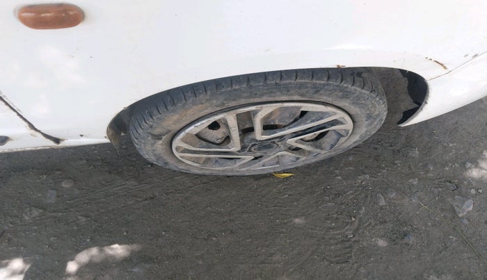 2011 Maruti Alto K10 VXI, CNG, Manual, 1,93,941 km, tyre