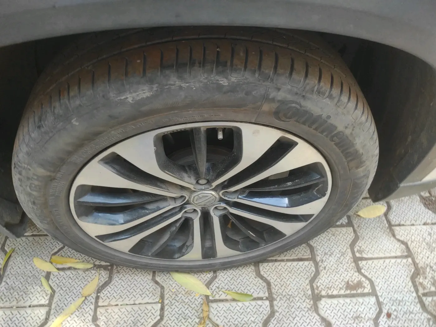 2021 MG HECTOR SHARP HYBRID 1.5 PETROL, Petrol, Manual, 1,33,539 km, tyre