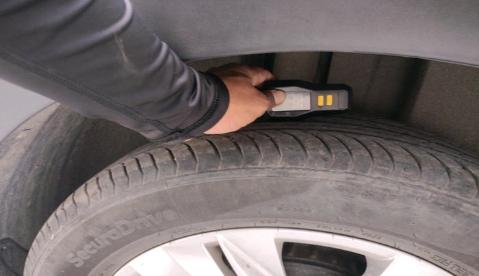 2023 Skoda KUSHAQ AMBITION 1.0L TSI MT, Petrol, Manual, 33,304 km, tyre