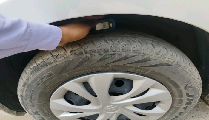 2023 Maruti Swift VXI, Petrol, Manual, 30,909 km, tyre