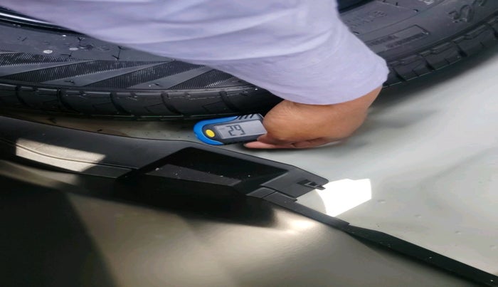 2023 Maruti Swift VXI, Petrol, Manual, 30,909 km, tyre