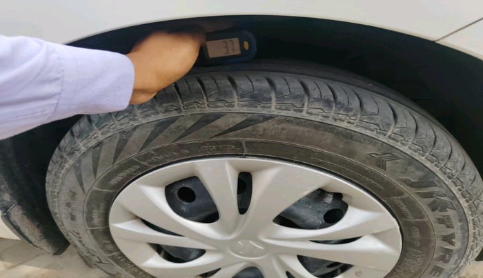 2023 Maruti Swift VXI, Petrol, Manual, 30,909 km, tyre