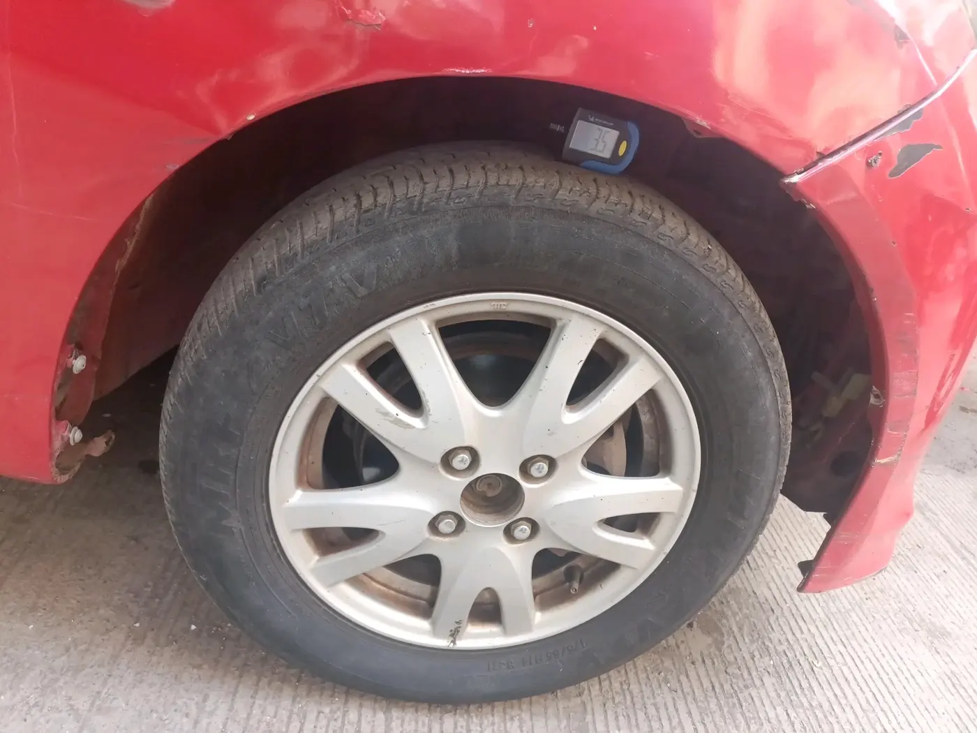 2012 Honda Brio V MT, Petrol, Manual, 55,083 km, tyre