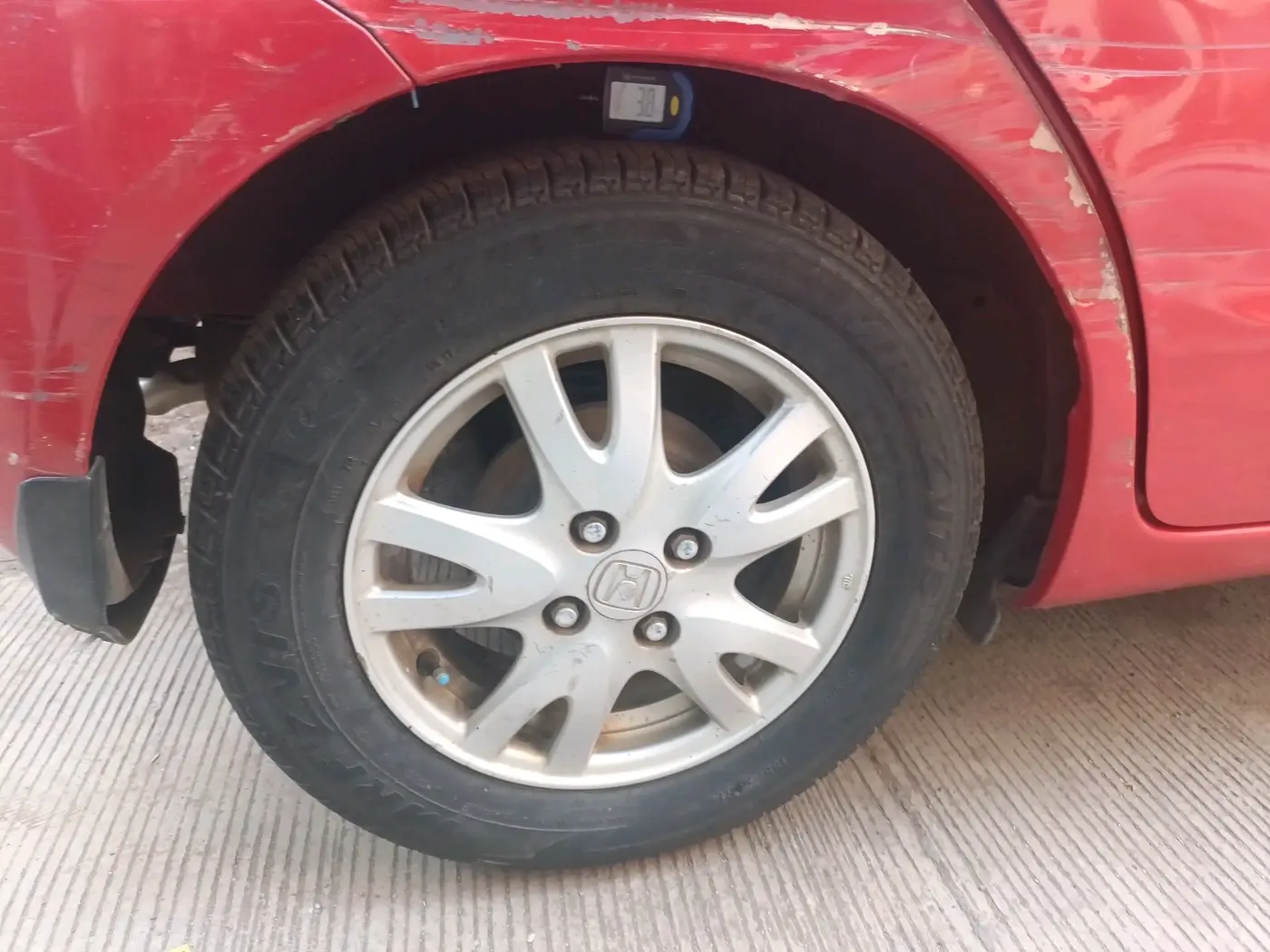 2012 Honda Brio V MT, Petrol, Manual, 55,083 km, tyre