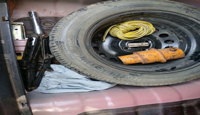 2015 Hyundai Verna FLUIDIC 4S 1.6 VTVT S, Petrol, Manual, 90,124 km, tyre