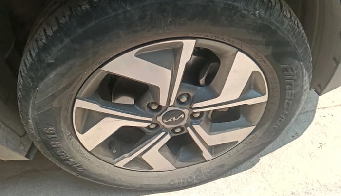 2021 KIA SONET HTX 1.5 AT, Diesel, Automatic, 45,701 km, tyre