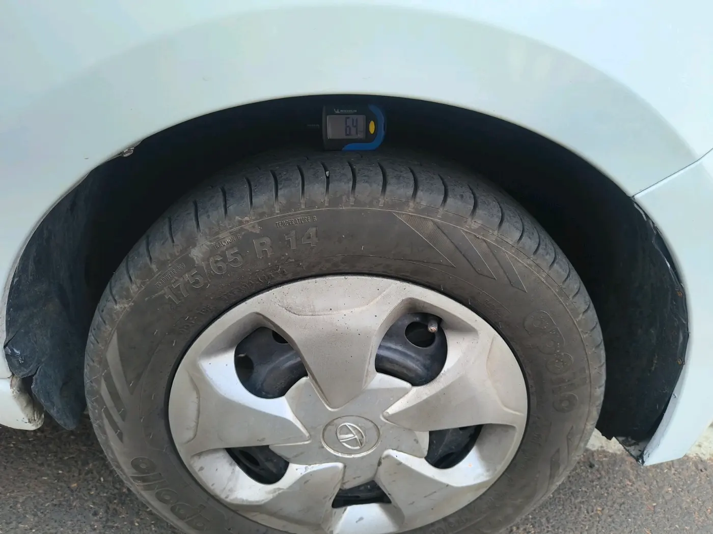 2018 Tata TIGOR XTA PETROL, CNG, Automatic, 76,114 km, tyre