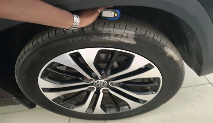 2021 MG HECTOR SHARP 2.0 DIESEL, Diesel, Manual, 86,001 km, tyre