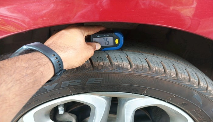 2019 Hyundai Elite i20 ASTA (O) CVT, Petrol, Automatic, 31,496 km, tyre