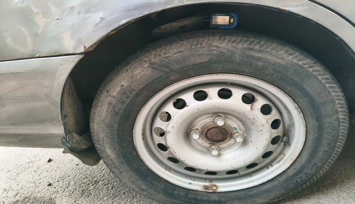 2012 Hyundai Accent EXECUTIVE, CNG, Manual, 63,116 km, tyre