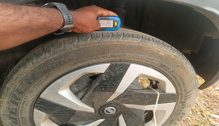 2021 Nissan MAGNITE XL TURBO, Petrol, Manual, 43,696 km, tyre