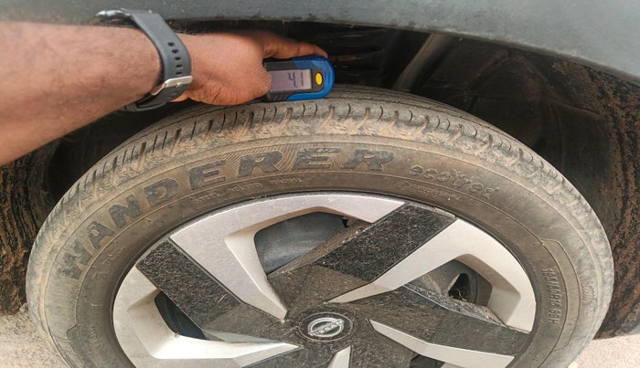 2021 Nissan MAGNITE XL TURBO, Petrol, Manual, 43,696 km, tyre