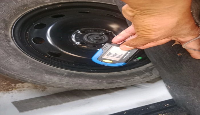 2011 Fiat Linea EMOTION 1.4, Petrol, Manual, 65,751 km, tyre