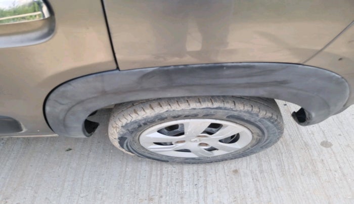 2016 Renault Kwid RXT 0.8, CNG, Manual, 76,203 km, tyre