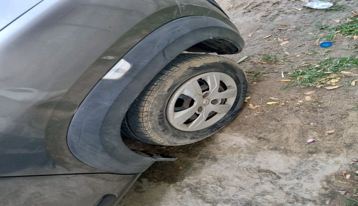 2016 Renault Kwid RXT 0.8, CNG, Manual, 76,203 km, tyre