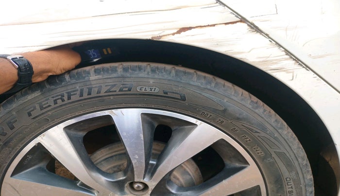 2016 Hyundai Verna FLUIDIC 4S 1.6 VTVT SX, Petrol, Manual, 1,15,824 km, tyre