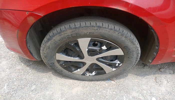 2010 Maruti Swift VXI, CNG, Manual, 1,44,391 km, tyre