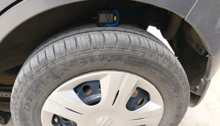 2014 Maruti Wagon R 1.0 VXI, Petrol, Manual, 58,121 km, tyre