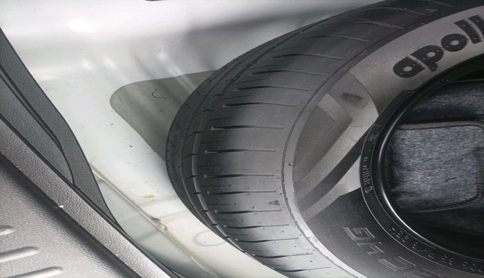 2023 Hyundai Creta SX 1.5 PETROL, Petrol, Manual, 29,922 km, tyre