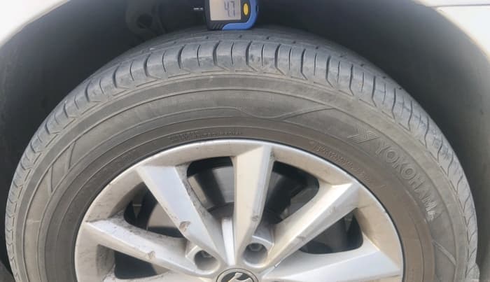 2015 Skoda Octavia ELEGANCE 2.0 TDI AT, Diesel, Automatic, 1,88,427 km, tyre
