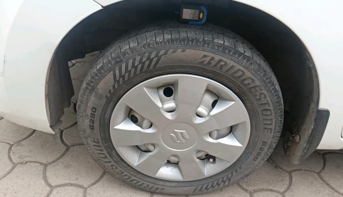 2016 Maruti Wagon R 1.0 LXI CNG, CNG, Manual, 94,243 km, tyre