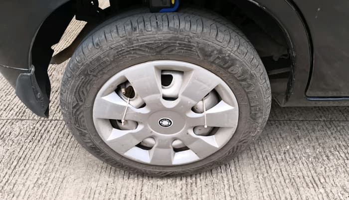 2011 Maruti Alto K10 LXI, Petrol, Manual, 40,015 km, tyre