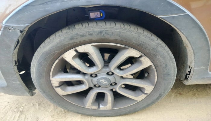 2015 Hyundai i20 Active 1.4 SX, Diesel, Manual, 1,27,914 km, tyre