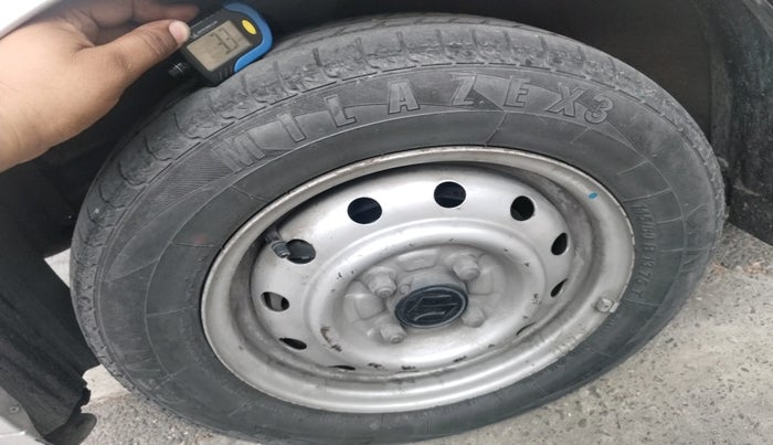 2011 Maruti Wagon R 1.0 LXI CNG, CNG, Manual, 1,09,687 km, tyre