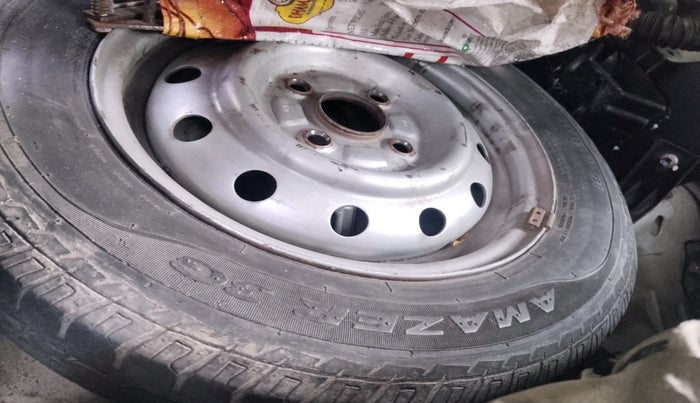 2011 Maruti Wagon R 1.0 LXI CNG, CNG, Manual, 1,09,687 km, tyre