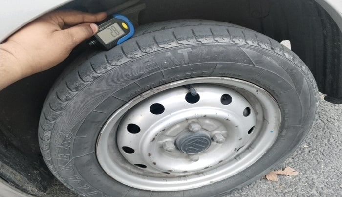 2011 Maruti Wagon R 1.0 LXI CNG, CNG, Manual, 1,09,687 km, tyre