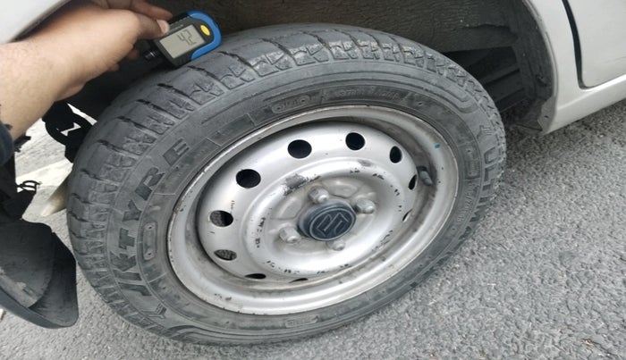 2011 Maruti Wagon R 1.0 LXI CNG, CNG, Manual, 1,09,687 km, tyre