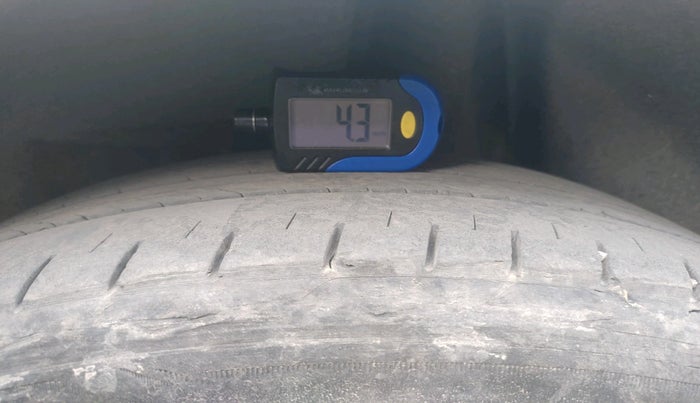 2024 Maruti Swift VXi, Petrol, Manual, 17,802 km, tyre