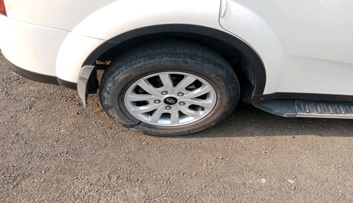 2016 Mahindra XUV500 W10, Diesel, Manual, 1,09,066 km, tyre