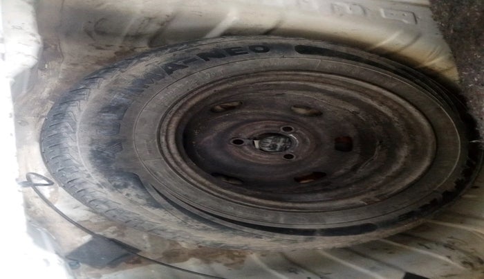 2018 Renault Kwid RXT 1.0, Petrol, Manual, 77,465 km, tyre