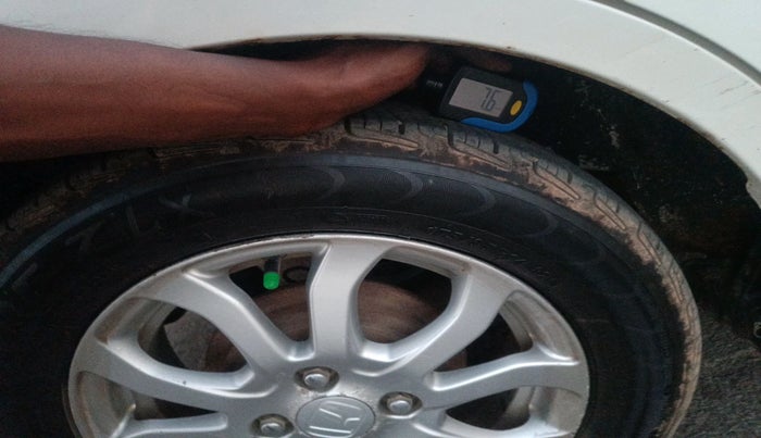 2016 Honda Amaze 1.2L I-VTEC VX, CNG, Manual, 1,75,630 km, tyre