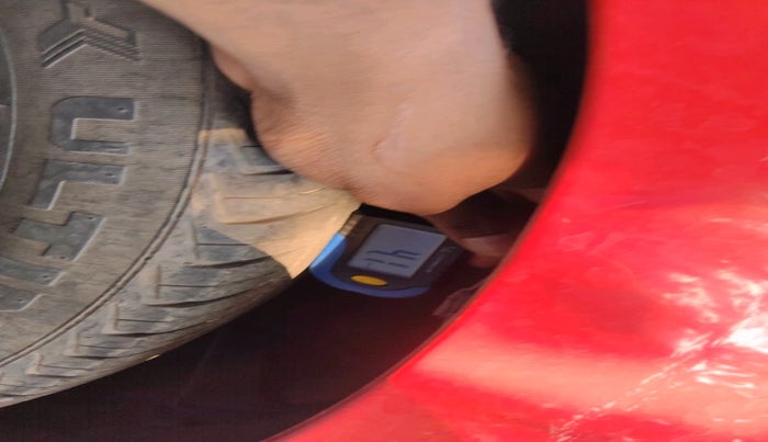 2011 Hyundai i10 ASTA 1.2 AT SUNROOF, Petrol, Automatic, 1,16,487 km, tyre