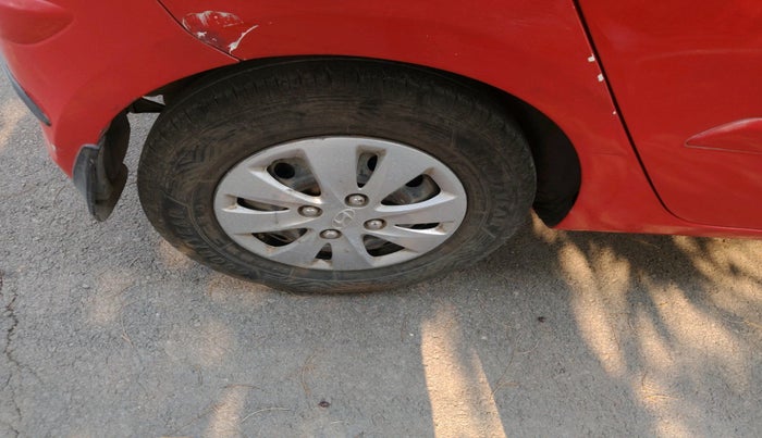 2011 Hyundai i10 ASTA 1.2 AT SUNROOF, Petrol, Automatic, 1,16,487 km, tyre