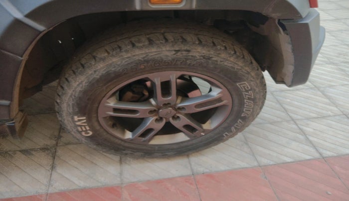 2022 Mahindra Thar LX HARD TOP 4WD MT, Diesel, Manual, 35,018 km, tyre