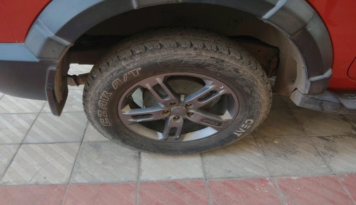 2022 Mahindra Thar LX HARD TOP 4WD MT, Diesel, Manual, 35,018 km, tyre