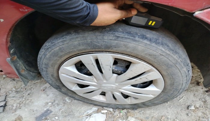 2014 Datsun Go T, CNG, Manual, 34,985 km, tyre