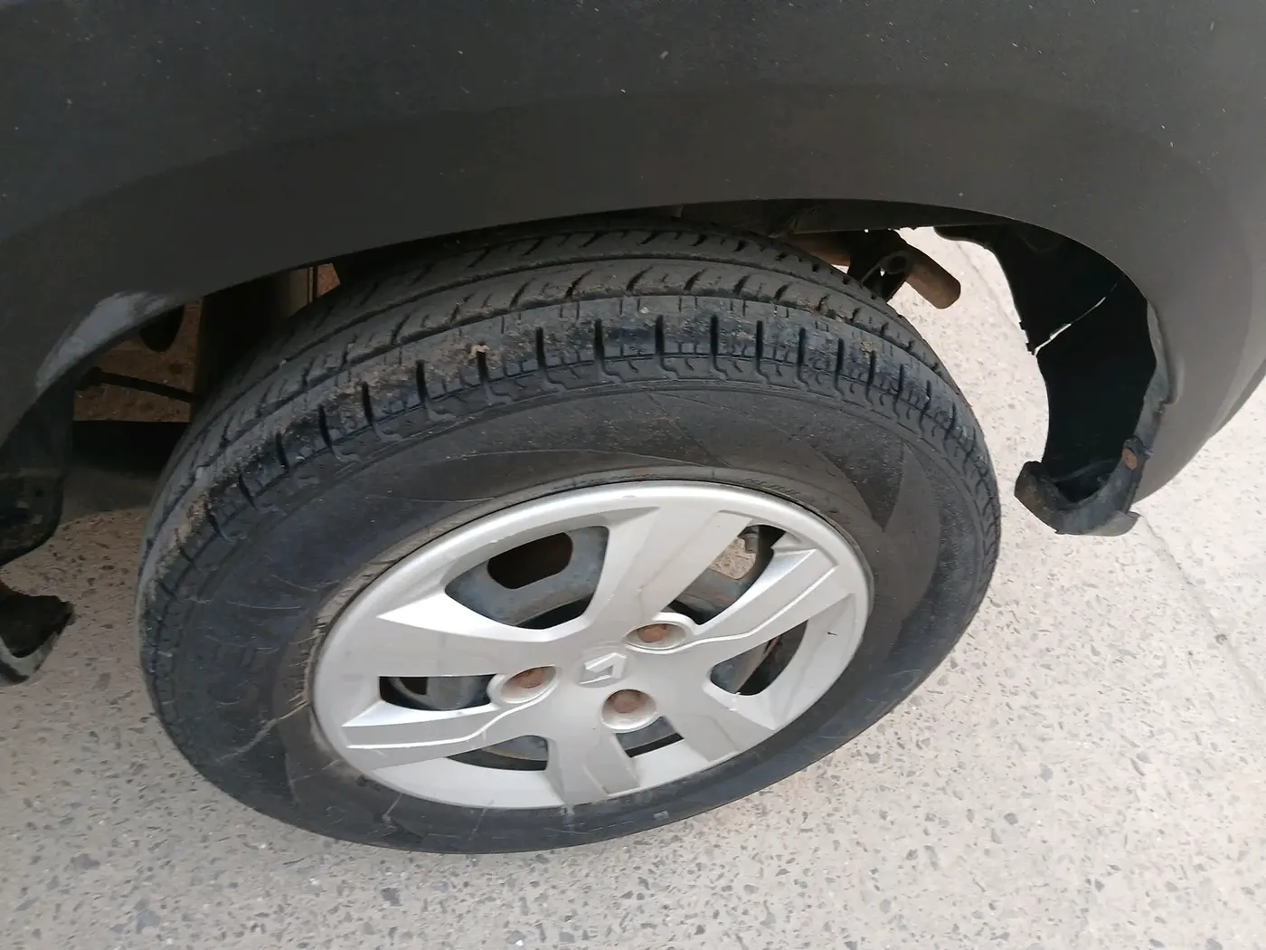 2018 Renault Kwid RXL, Petrol, Manual, 41,796 km, tyre