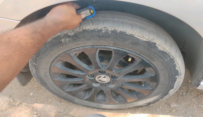 2014 Skoda Rapid 1.5 TDI CR ELEGANCE, Diesel, Manual, 1,05,457 km, tyre