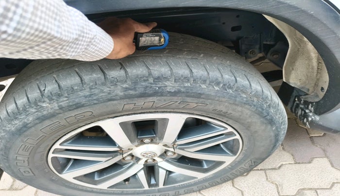 2017 Toyota Fortuner 2.8 4X2 AT, Diesel, Automatic, 2,74,372 km, tyre