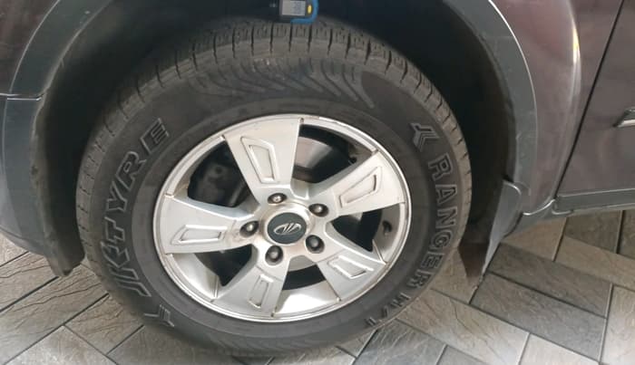 2014 Mahindra XUV500 W8, Diesel, Manual, 1,22,387 km, tyre